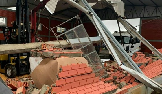 Tempestade Com Ventos Fortes Causa Estragos Na Localidade Do Pinho De Baixo Em Irati Portal